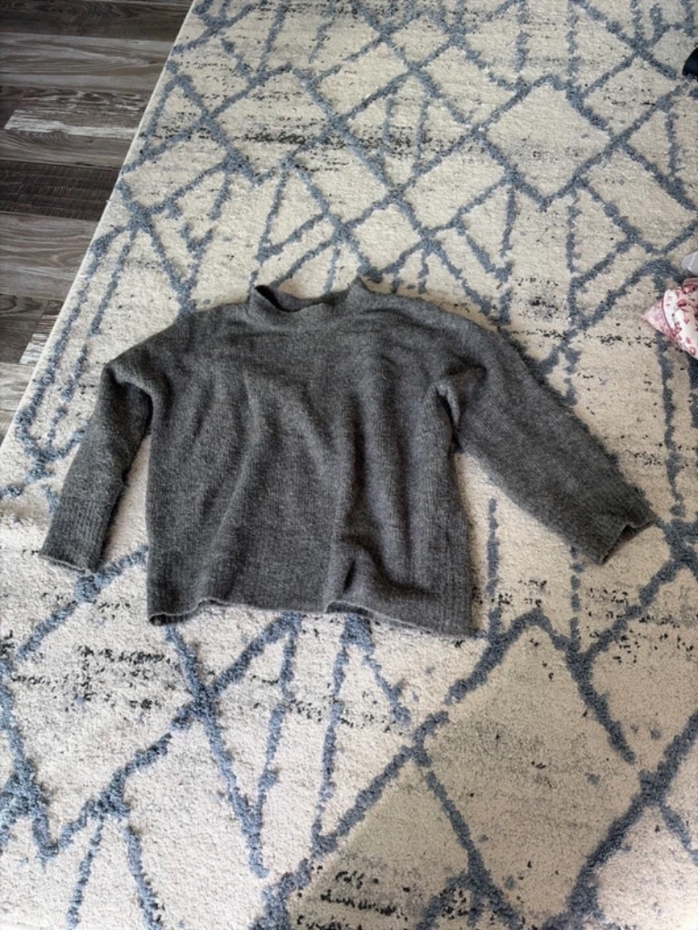 Philosophy loose fitted gray sweater (Size small)